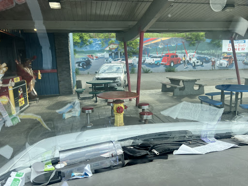 Photo of Dog N Suds Restaurant - 1172 Broadway Ave S, Williams Lake, BC V2G 1A2